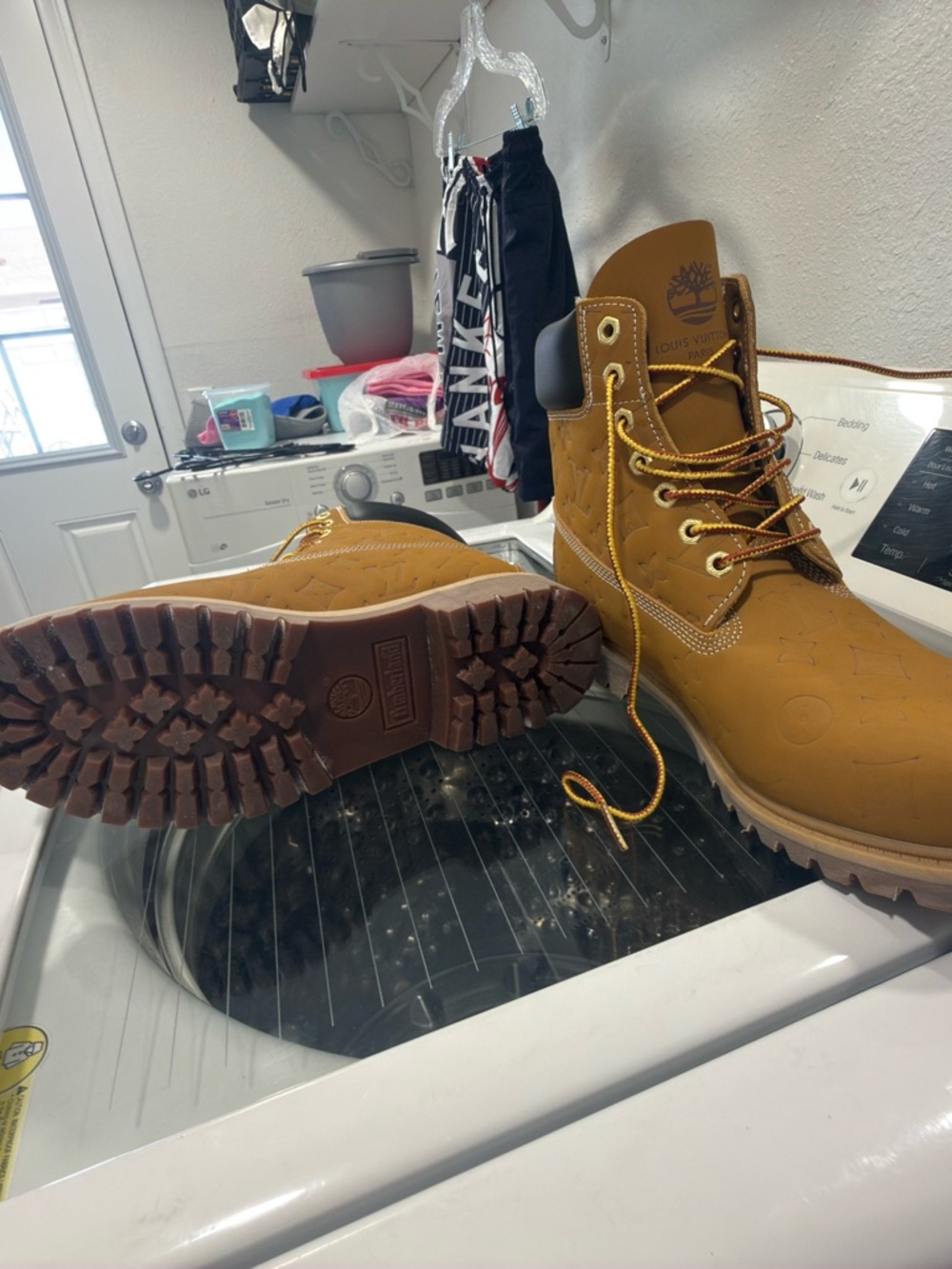 Louis Vuitton timberland tBrown Leather Boot with Red-Trim Laces - Picture 6 of 7